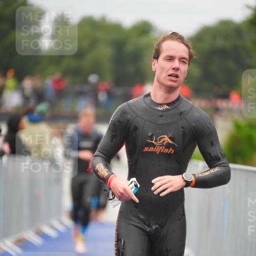 30.08.2026 - Elbe Triathlon Hamburg LAZAROV Photography http://msf.ph/oto/10035269 30.08.2026 09:02:59 Schwimmen 408, 439, 462, 525, 557, 621, 771 meine-sportfotos.de