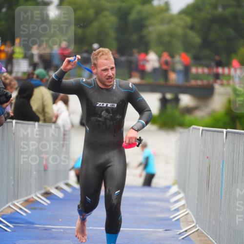 30.08.2026 - Elbe Triathlon Hamburg LAZAROV Photography http://msf.ph/oto/10035280 30.08.2026 09:03:01 Schwimmen 408, 439, 462, 525, 557, 621, 771 meine-sportfotos.de