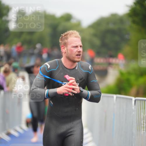 30.08.2026 - Elbe Triathlon Hamburg LAZAROV Photography http://msf.ph/oto/10035290 30.08.2026 09:03:03 Schwimmen 408, 439, 462, 525, 557, 605, 621 meine-sportfotos.de