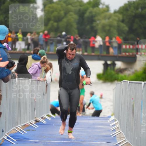 30.08.2026 - Elbe Triathlon Hamburg LAZAROV Photography http://msf.ph/oto/10035294 30.08.2026 09:03:04 Schwimmen 439, 462, 525, 557, 605, 621 meine-sportfotos.de