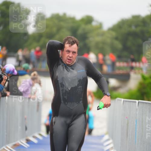 30.08.2026 - Elbe Triathlon Hamburg LAZAROV Photography http://msf.ph/oto/10035309 30.08.2026 09:03:06 Schwimmen 439, 557, 605, 621 meine-sportfotos.de