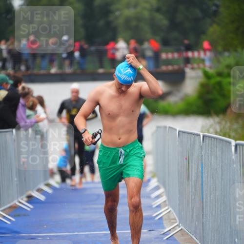30.08.2026 - Elbe Triathlon Hamburg LAZAROV Photography http://msf.ph/oto/10035316 30.08.2026 09:03:10 Schwimmen 439, 557, 605, 621, 968 meine-sportfotos.de