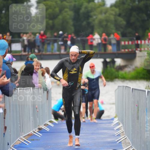30.08.2026 - Elbe Triathlon Hamburg LAZAROV Photography http://msf.ph/oto/10035338 30.08.2026 09:03:14 Schwimmen 605, 621, 718, 968 meine-sportfotos.de