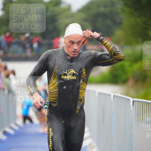 30.08.2026 - Elbe Triathlon Hamburg LAZAROV Photography http://msf.ph/oto/10035351 30.08.2026 09:03:17 Schwimmen 475, 605, 618, 718, 968 meine-sportfotos.de