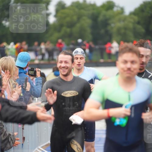 30.08.2026 - Elbe Triathlon Hamburg LAZAROV Photography http://msf.ph/oto/10035391 30.08.2026 09:03:25 Schwimmen 475, 513, 583, 618, 633, 718, 968 meine-sportfotos.de