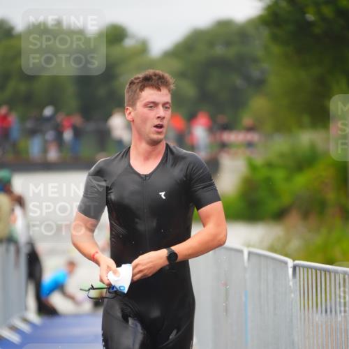 30.08.2026 - Elbe Triathlon Hamburg LAZAROV Photography http://msf.ph/oto/10035438 30.08.2026 09:03:35 Schwimmen 475, 513, 538, 550, 583, 618, 633 meine-sportfotos.de