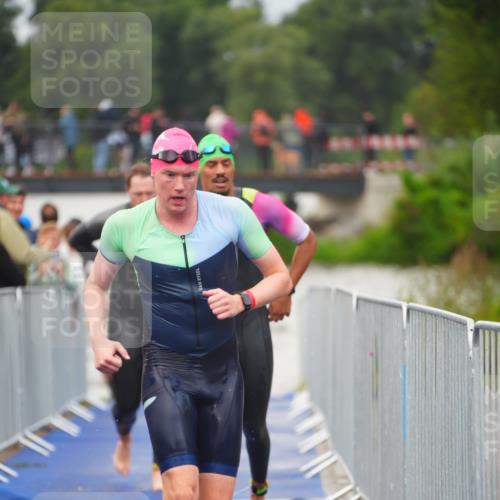 30.08.2026 - Elbe Triathlon Hamburg LAZAROV Photography http://msf.ph/oto/10035467 30.08.2026 09:03:45 Schwimmen 538, 550, 560, 565, 632 meine-sportfotos.de