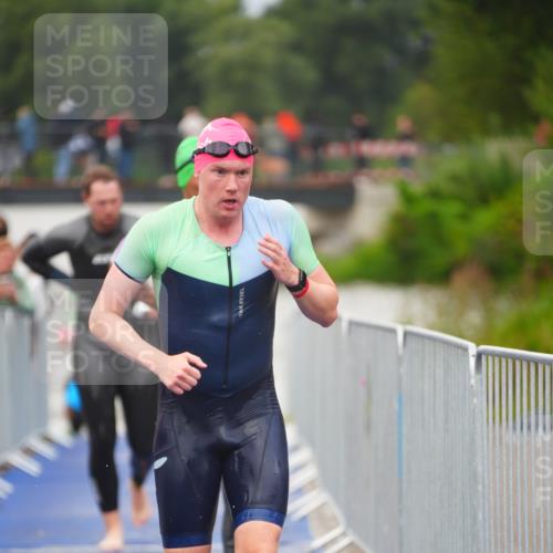 30.08.2026 - Elbe Triathlon Hamburg LAZAROV Photography http://msf.ph/oto/10035470 30.08.2026 09:03:45 Schwimmen 538, 550, 560, 565, 632 meine-sportfotos.de