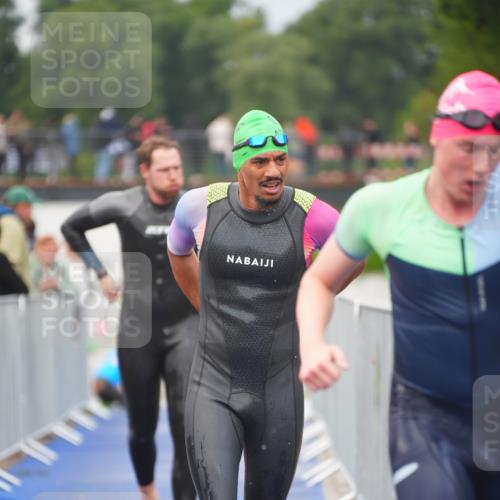30.08.2026 - Elbe Triathlon Hamburg LAZAROV Photography http://msf.ph/oto/10035472 30.08.2026 09:03:46 Schwimmen 538, 550, 560, 565, 632 meine-sportfotos.de