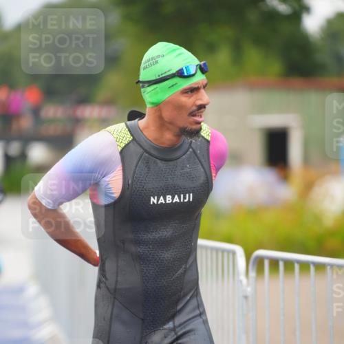 30.08.2026 - Elbe Triathlon Hamburg LAZAROV Photography http://msf.ph/oto/10035480 30.08.2026 09:03:47 Schwimmen 550, 560, 565, 632 meine-sportfotos.de