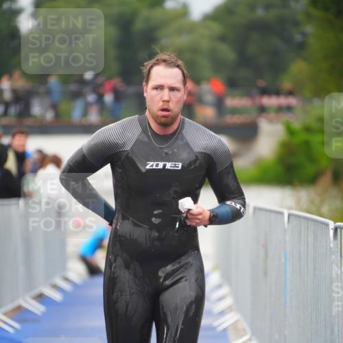 30.08.2026 - Elbe Triathlon Hamburg LAZAROV Photography http://msf.ph/oto/10035487 30.08.2026 09:03:48 Schwimmen 550, 560, 565, 611, 632 meine-sportfotos.de