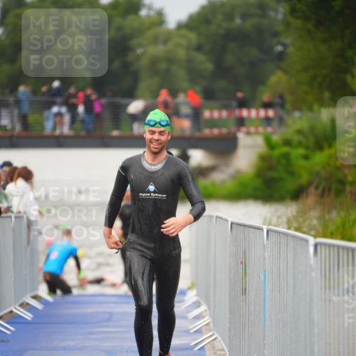 30.08.2026 - Elbe Triathlon Hamburg LAZAROV Photography http://msf.ph/oto/10035495 30.08.2026 09:03:51 Schwimmen 550, 560, 565, 611, 632 meine-sportfotos.de