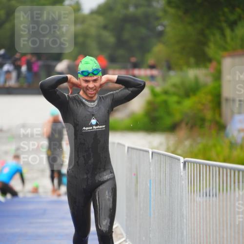 30.08.2026 - Elbe Triathlon Hamburg LAZAROV Photography http://msf.ph/oto/10035504 30.08.2026 09:03:52 Schwimmen 550, 560, 565, 611, 632 meine-sportfotos.de