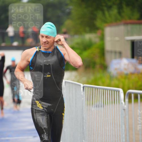 30.08.2026 - Elbe Triathlon Hamburg LAZAROV Photography http://msf.ph/oto/10035525 30.08.2026 09:04:00 Schwimmen 555, 560, 565, 611, 632, 739 meine-sportfotos.de