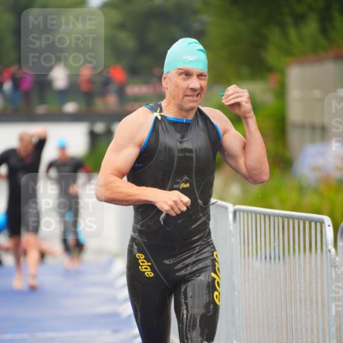 30.08.2026 - Elbe Triathlon Hamburg LAZAROV Photography http://msf.ph/oto/10035528 30.08.2026 09:04:00 Schwimmen 555, 560, 565, 611, 632, 739 meine-sportfotos.de