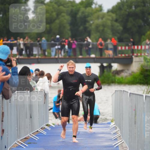 30.08.2026 - Elbe Triathlon Hamburg LAZAROV Photography http://msf.ph/oto/10035531 30.08.2026 09:04:02 Schwimmen 533, 555, 560, 611, 632, 739 meine-sportfotos.de