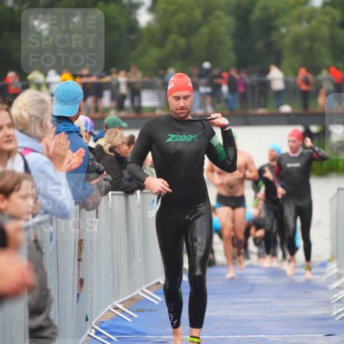 30.08.2026 - Elbe Triathlon Hamburg LAZAROV Photography http://msf.ph/oto/10035568 30.08.2026 09:04:10 Schwimmen 509, 533, 555, 596, 739 meine-sportfotos.de