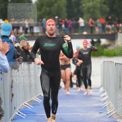 30.08.2026 - Elbe Triathlon Hamburg LAZAROV Photography http://msf.ph/oto/10035570 30.08.2026 09:04:10 Schwimmen 509, 533, 555, 596, 739 meine-sportfotos.de
