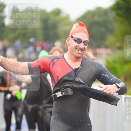 30.08.2026 - Elbe Triathlon Hamburg LAZAROV Photography http://msf.ph/oto/10035697 30.08.2026 09:04:34 Schwimmen 395, 409, 505, 537, 579, 585, 619, 670, 691, 708, 761 meine-sportfotos.de