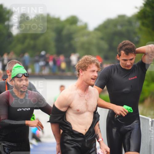 30.08.2026 - Elbe Triathlon Hamburg LAZAROV Photography http://msf.ph/oto/10035703 30.08.2026 09:04:36 Schwimmen 395, 409, 505, 537, 579, 585, 619, 670, 691, 708, 761 meine-sportfotos.de