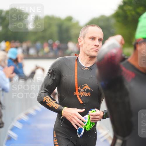 30.08.2026 - Elbe Triathlon Hamburg LAZAROV Photography http://msf.ph/oto/10035712 30.08.2026 09:04:38 Schwimmen 395, 409, 505, 537, 585, 619, 624, 670, 691, 708, 761 meine-sportfotos.de