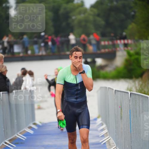 30.08.2026 - Elbe Triathlon Hamburg LAZAROV Photography http://msf.ph/oto/10035723 30.08.2026 09:04:44 Schwimmen 409, 505, 537, 619, 624, 670, 708 meine-sportfotos.de