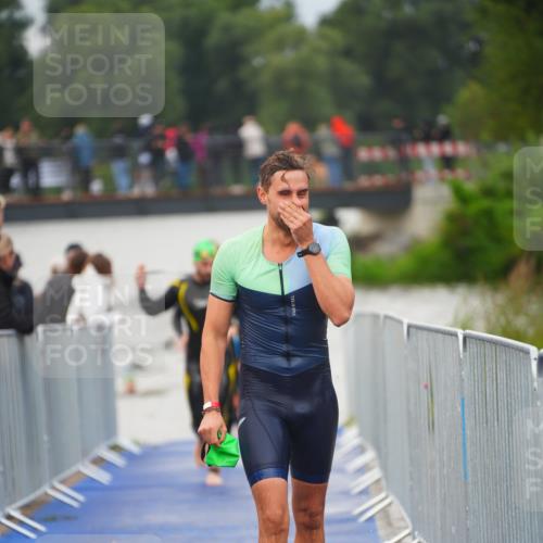 30.08.2026 - Elbe Triathlon Hamburg LAZAROV Photography http://msf.ph/oto/10035726 30.08.2026 09:04:45 Schwimmen 409, 505, 537, 619, 624, 635, 670, 708 meine-sportfotos.de
