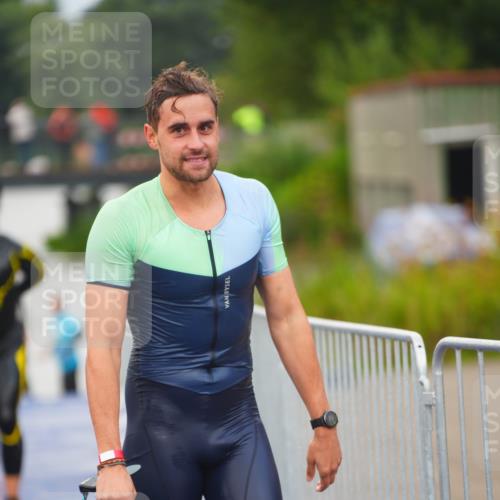 30.08.2026 - Elbe Triathlon Hamburg LAZAROV Photography http://msf.ph/oto/10035811 30.08.2026 09:04:47 Schwimmen 505, 526, 537, 619, 624, 635, 670 meine-sportfotos.de