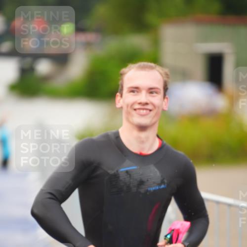 30.08.2026 - Elbe Triathlon Hamburg LAZAROV Photography http://msf.ph/oto/10035835 30.08.2026 09:04:52 Schwimmen 526, 624, 635 meine-sportfotos.de