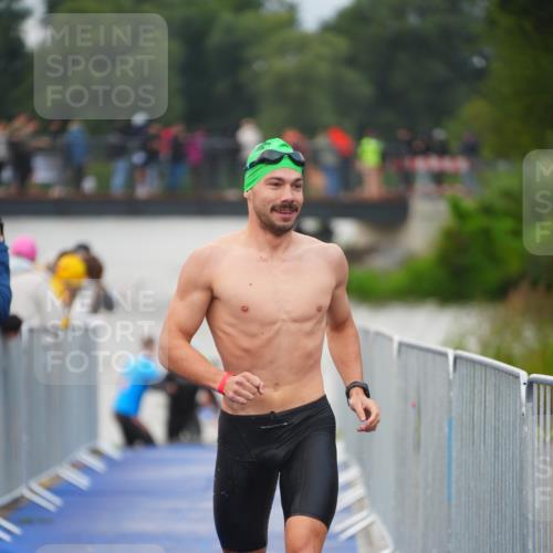 30.08.2026 - Elbe Triathlon Hamburg LAZAROV Photography http://msf.ph/oto/10035840 30.08.2026 09:05:06 Schwimmen 526, 628 meine-sportfotos.de
