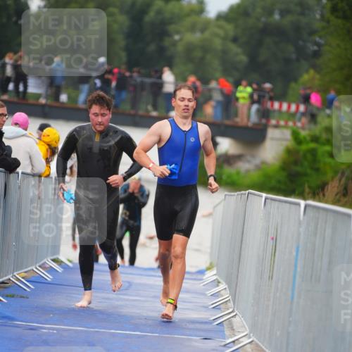 30.08.2026 - Elbe Triathlon Hamburg LAZAROV Photography http://msf.ph/oto/10035852 30.08.2026 09:05:18 Schwimmen 556, 581, 628 meine-sportfotos.de