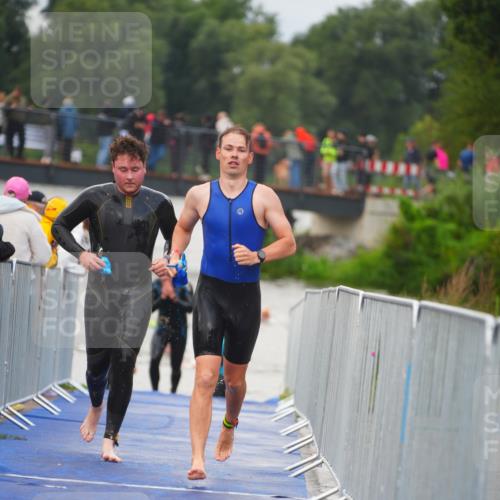 30.08.2026 - Elbe Triathlon Hamburg LAZAROV Photography http://msf.ph/oto/10035855 30.08.2026 09:05:18 Schwimmen 556, 581, 628 meine-sportfotos.de