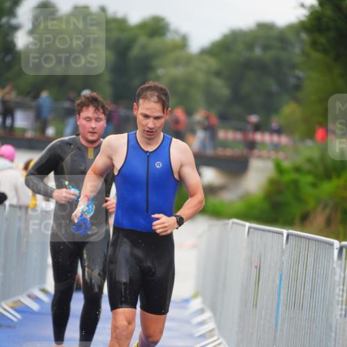 30.08.2026 - Elbe Triathlon Hamburg LAZAROV Photography http://msf.ph/oto/10035866 30.08.2026 09:05:19 Schwimmen 556, 581, 628 meine-sportfotos.de