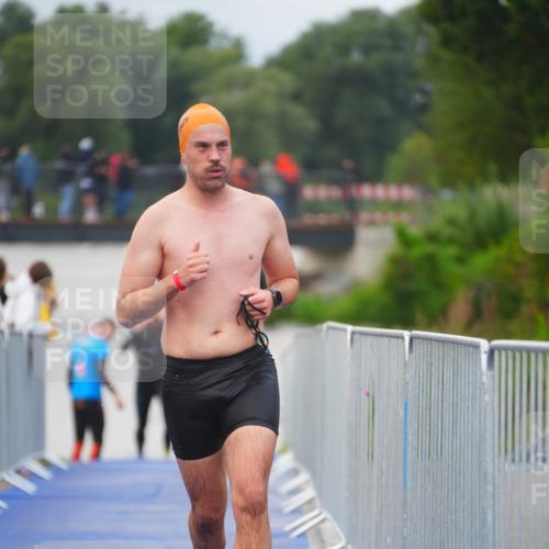 30.08.2026 - Elbe Triathlon Hamburg LAZAROV Photography http://msf.ph/oto/10035916 30.08.2026 09:05:37 Schwimmen 503, 558, 578, 581 meine-sportfotos.de