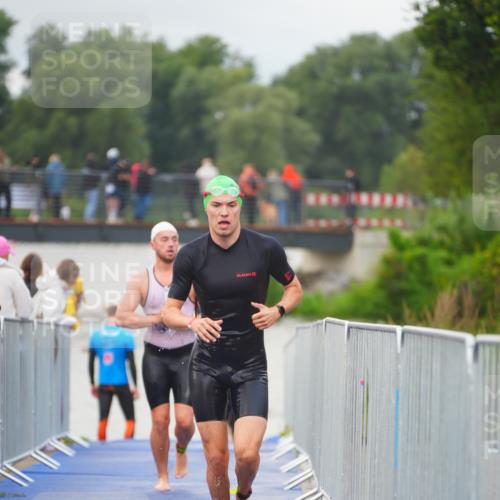 30.08.2026 - Elbe Triathlon Hamburg LAZAROV Photography http://msf.ph/oto/10035932 30.08.2026 09:05:40 Schwimmen 503, 558, 561, 578 meine-sportfotos.de