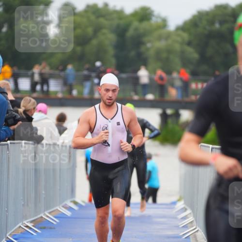 30.08.2026 - Elbe Triathlon Hamburg LAZAROV Photography http://msf.ph/oto/10035943 30.08.2026 09:05:42 Schwimmen 503, 558, 561, 578, 660 meine-sportfotos.de