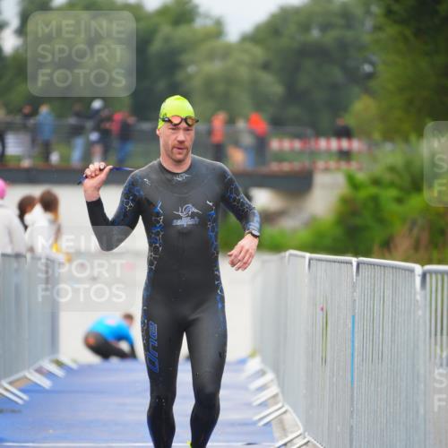 30.08.2026 - Elbe Triathlon Hamburg LAZAROV Photography http://msf.ph/oto/10035962 30.08.2026 09:05:46 Schwimmen 503, 561, 578, 660 meine-sportfotos.de