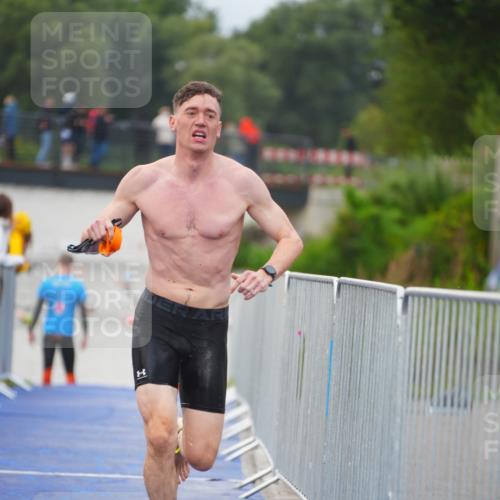 30.08.2026 - Elbe Triathlon Hamburg LAZAROV Photography http://msf.ph/oto/10035999 30.08.2026 09:05:57 Schwimmen 503, 561, 576, 660 meine-sportfotos.de