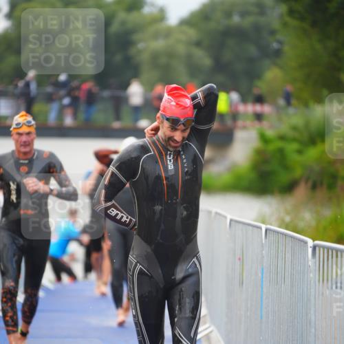 30.08.2026 - Elbe Triathlon Hamburg LAZAROV Photography http://msf.ph/oto/10036025 30.08.2026 09:06:24 Schwimmen 683, 705, 773 meine-sportfotos.de