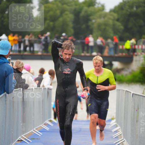 30.08.2026 - Elbe Triathlon Hamburg LAZAROV Photography http://msf.ph/oto/10036066 30.08.2026 09:06:34 Schwimmen 570, 580, 589, 590, 683, 705, 732, 773 meine-sportfotos.de