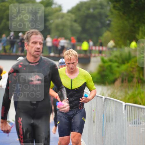30.08.2026 - Elbe Triathlon Hamburg LAZAROV Photography http://msf.ph/oto/10036078 30.08.2026 09:06:36 Schwimmen 570, 580, 589, 590, 683, 705, 732, 773 meine-sportfotos.de