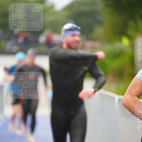 30.08.2026 - Elbe Triathlon Hamburg LAZAROV Photography http://msf.ph/oto/10036106 30.08.2026 09:06:41 Schwimmen 570, 580, 589, 590, 620, 665, 683, 732 meine-sportfotos.de