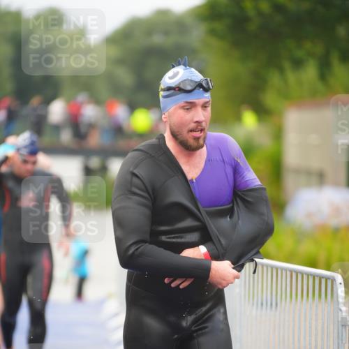 30.08.2026 - Elbe Triathlon Hamburg LAZAROV Photography http://msf.ph/oto/10036109 30.08.2026 09:06:42 Schwimmen 570, 580, 589, 590, 620, 665, 683, 732 meine-sportfotos.de