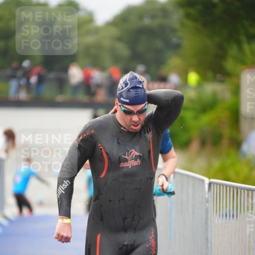 30.08.2026 - Elbe Triathlon Hamburg LAZAROV Photography http://msf.ph/oto/10036125 30.08.2026 09:06:44 Schwimmen 570, 580, 589, 590, 620, 665, 732 meine-sportfotos.de