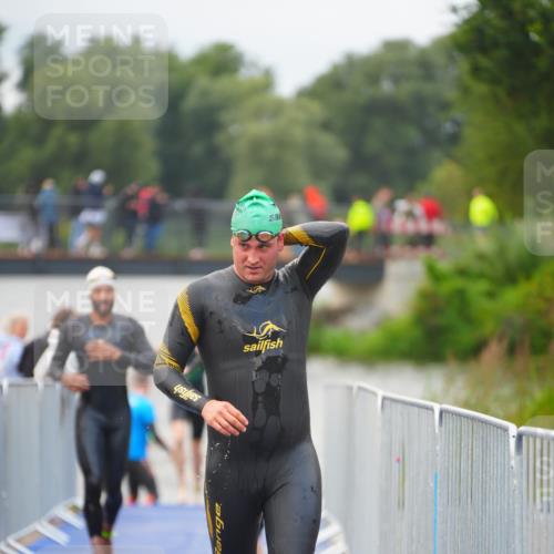 30.08.2026 - Elbe Triathlon Hamburg LAZAROV Photography http://msf.ph/oto/10036140 30.08.2026 09:06:59 Schwimmen 569, 620, 636, 647 meine-sportfotos.de