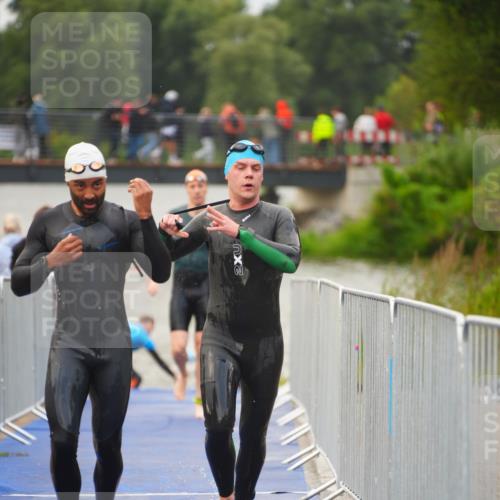 30.08.2026 - Elbe Triathlon Hamburg LAZAROV Photography http://msf.ph/oto/10036155 30.08.2026 09:07:02 Schwimmen 569, 626, 636, 647 meine-sportfotos.de