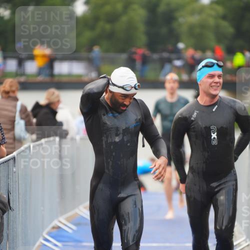 30.08.2026 - Elbe Triathlon Hamburg LAZAROV Photography http://msf.ph/oto/10036158 30.08.2026 09:07:02 Schwimmen 569, 626, 636, 647 meine-sportfotos.de