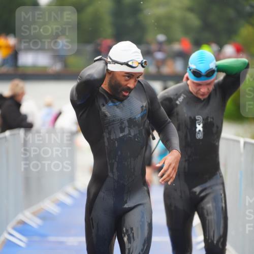 30.08.2026 - Elbe Triathlon Hamburg LAZAROV Photography http://msf.ph/oto/10036163 30.08.2026 09:07:03 Schwimmen 569, 626, 636, 647 meine-sportfotos.de