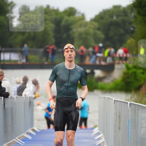 30.08.2026 - Elbe Triathlon Hamburg LAZAROV Photography http://msf.ph/oto/10036169 30.08.2026 09:07:05 Schwimmen 569, 626, 636, 647 meine-sportfotos.de