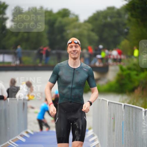 30.08.2026 - Elbe Triathlon Hamburg LAZAROV Photography http://msf.ph/oto/10036175 30.08.2026 09:07:06 Schwimmen 569, 626, 636, 647 meine-sportfotos.de